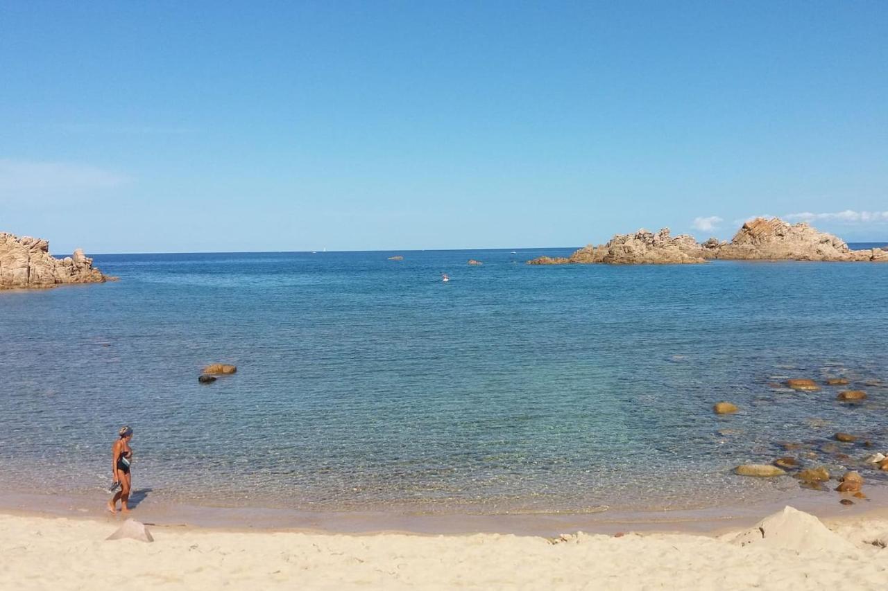 un angolo di Paradiso a pochi passi dal mare nel villaggio Calarossa Isola Rossa Esterno foto
